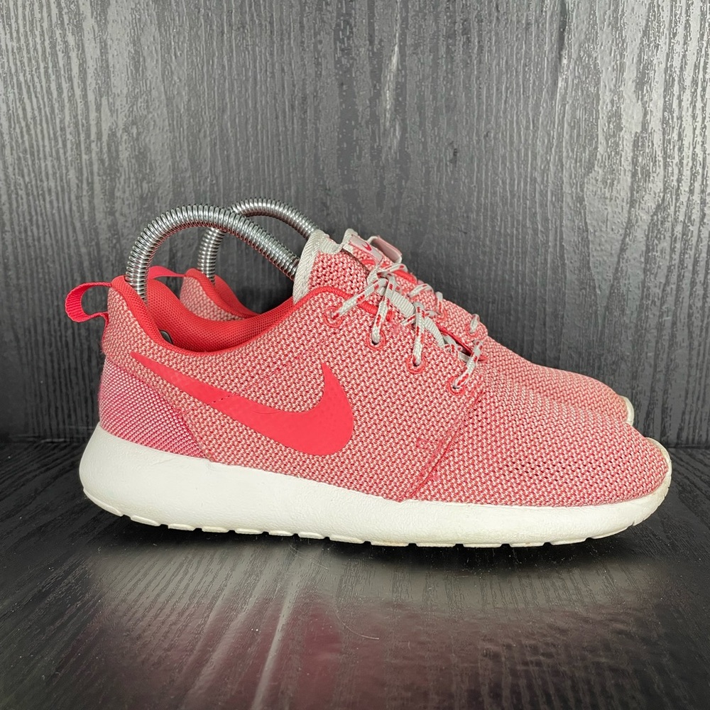Nike ROSHE Women’s size 6